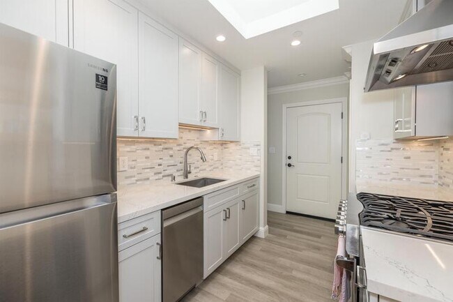 Building Photo - 1009 S Norfolk St