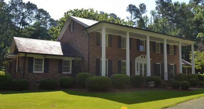 Primary Photo - 221 Magnolia Ln