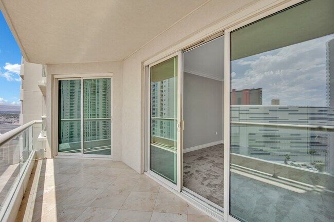 Building Photo - 2777 Paradise Rd