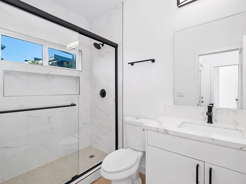 Building Photo - 5661 Campanile Way