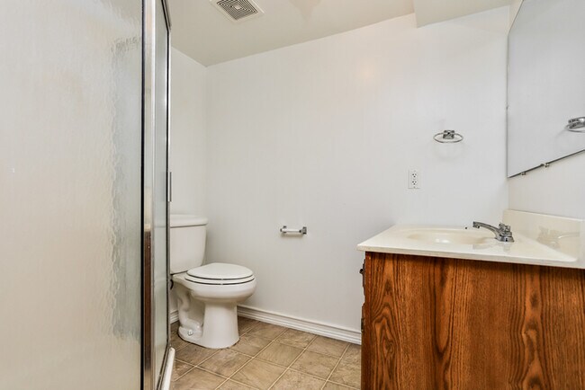 Building Photo - Cute 3-Bedroom Home