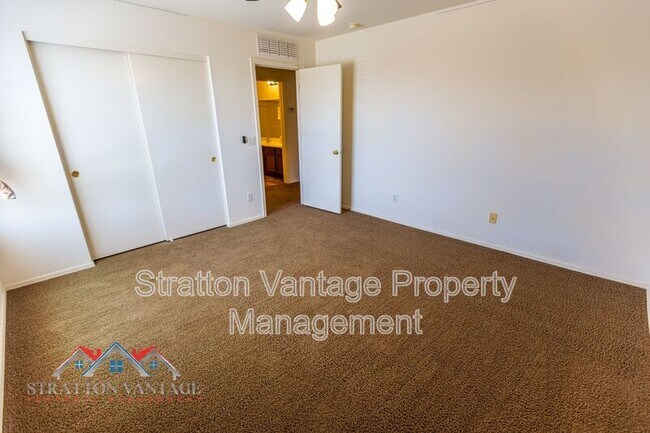 Building Photo - 2234 W Pima Ave