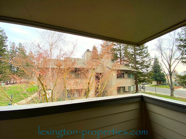 Building Photo - Stunning, 2Bed/2Bath, Condo Home with Views! ***Move-In Special!