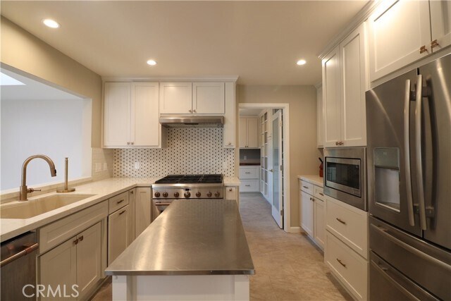 Building Photo - 565 Clubhouse Dr