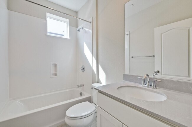 Building Photo - Exquisite 3 bedroom 3 bathroom home in San Jose Blossom Hill area!