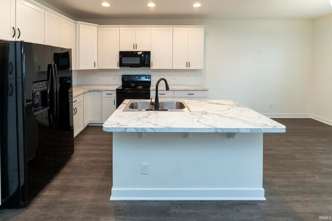 Building Photo - 2822 Brewster Dr