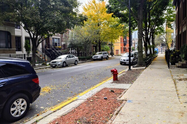 EASY TO PARK STREET - 1828 N Bissell St