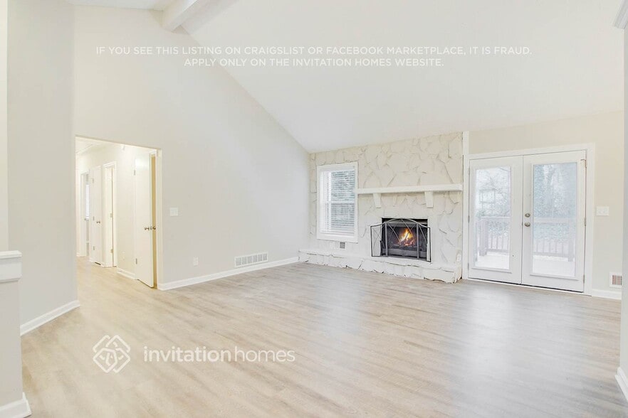 Building Photo - 232 Rustic Ridge Dr NE