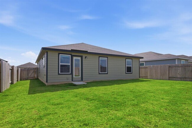 Building Photo - 121 Honey Bee Rd