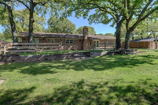 Building Photo - 605 Hillside Dr