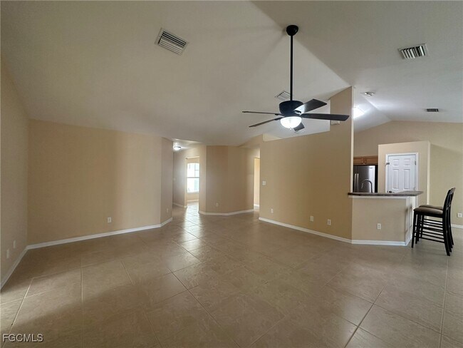 Building Photo - 2125 NE 9th Ave