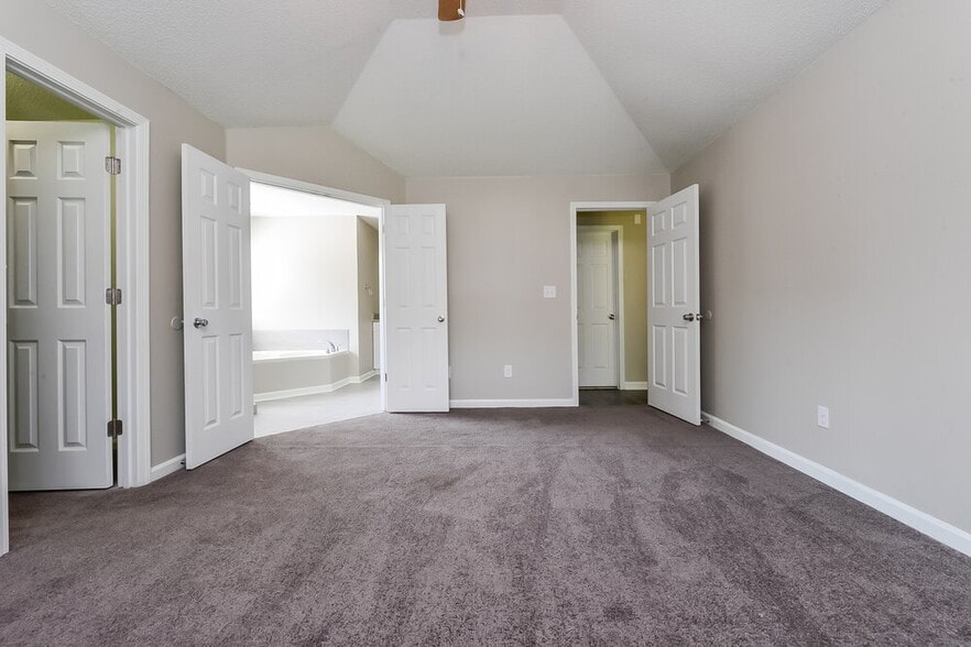 Building Photo - 359 Tait Rd