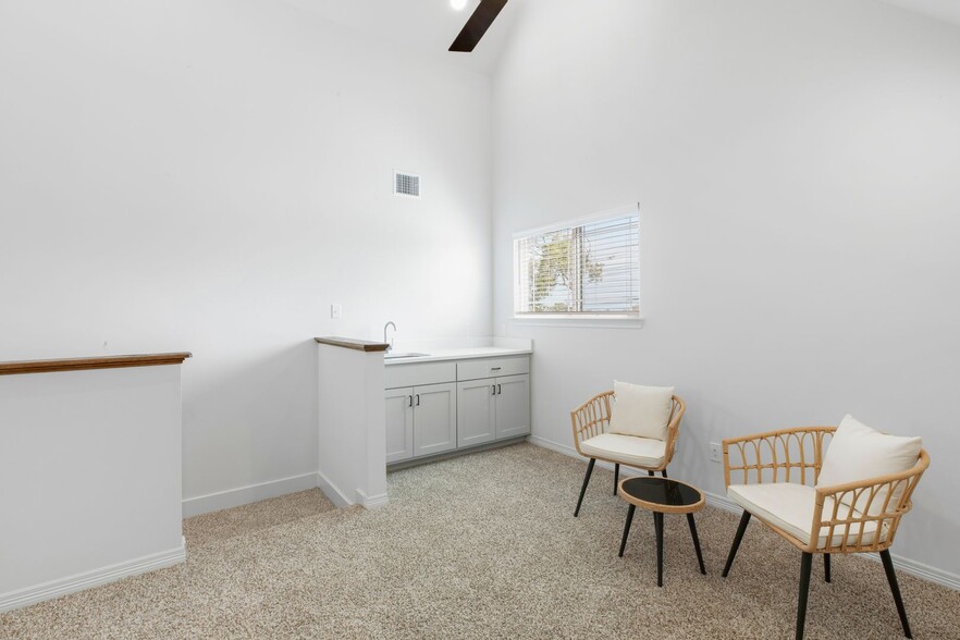 Building Photo - Brand New 6 Bed, 6.5 Bath, 3 Story Townhomes w/ Bonus Room & Balcony!