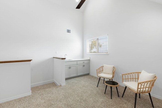 Building Photo - Brand New 6 Bed, 6.5 Bath, 3 Story Townhomes w/ Bonus Room & Balcony!