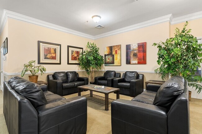 Building Photo - 24 S Bulfinch St