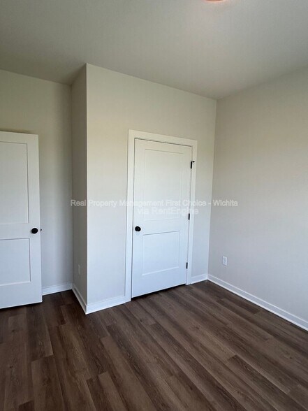 Building Photo - 157 N Gowen St