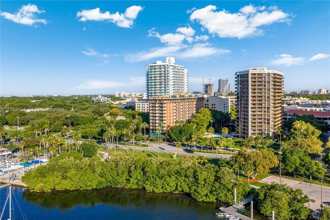 Building Photo - 2951 S Bayshore Dr