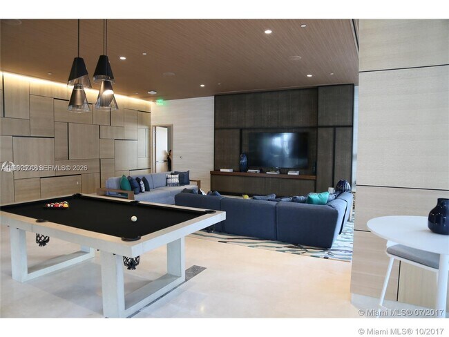 Building Photo - 55 SW 9th St