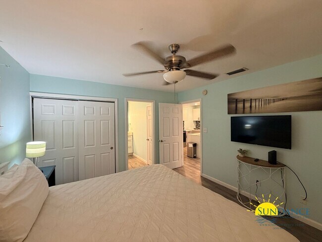 Building Photo - 4000 Gulf Terrace Dr