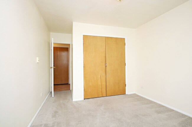 Building Photo - Student-Friendly Apartment Near Scott Stad...