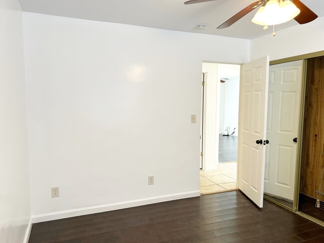 Building Photo - 54865 Avenida Vallejo