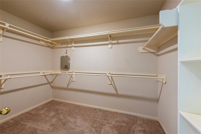 Building Photo - 2306 Millerton Ln