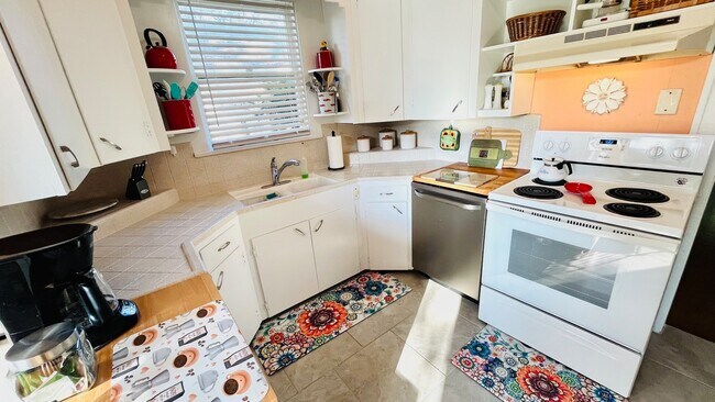 Building Photo - 4623 Avenue N 1/2 Rear