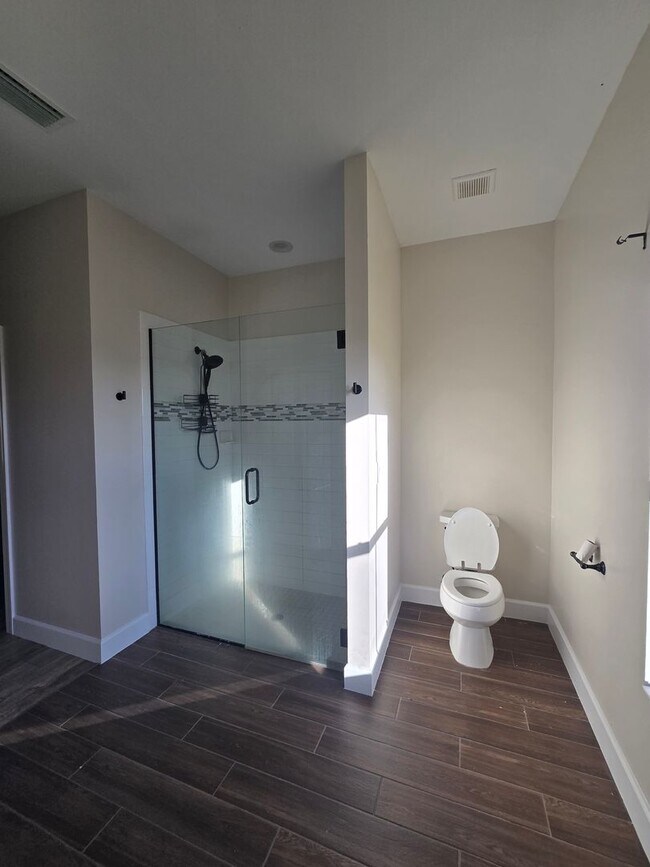 Building Photo - 1504 NW 36th Pl