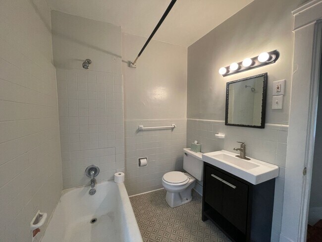 Building Photo - 1725 Compton Rd