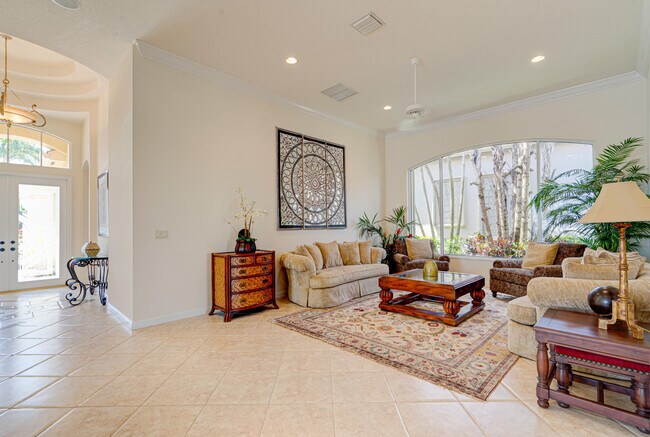 Building Photo - 119 Esperanza Way