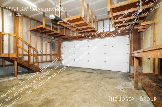 Building Photo - 1558 SW Swantown Rd