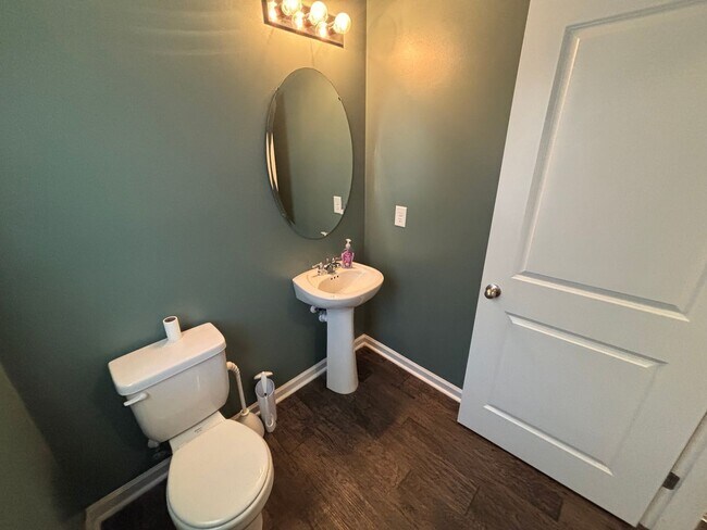 Building Photo - Single Family Home in Cul-de-sac- Holly Ridge