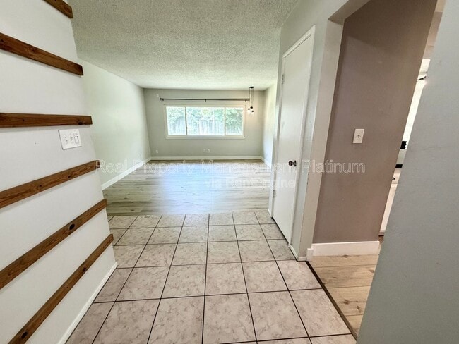 Building Photo - 5694 N 9th St
