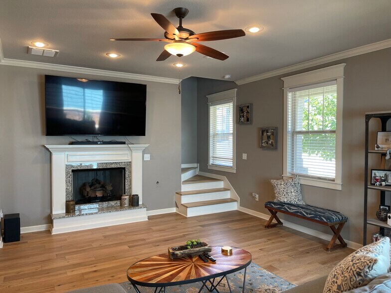 Building Photo - 3810 W Pawnee Rd