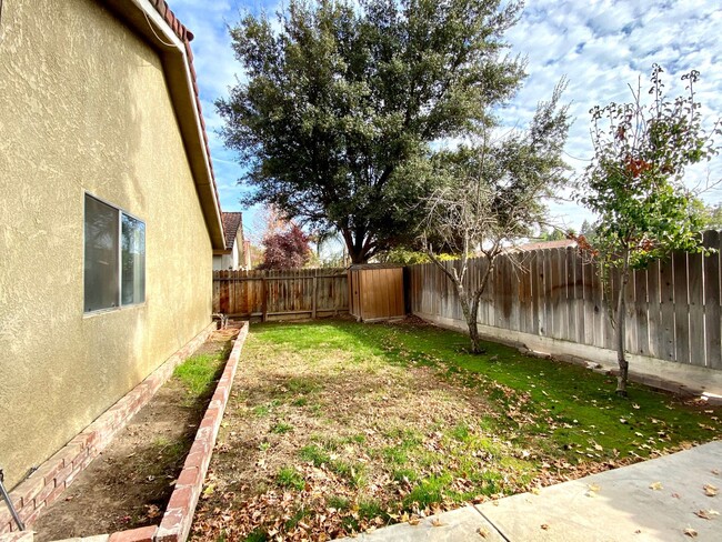 Building Photo - $2,095 Polk & Sierra, 3 Bedrooms - W. Samp...