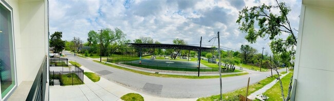 Building Photo - 3229 Tuam St