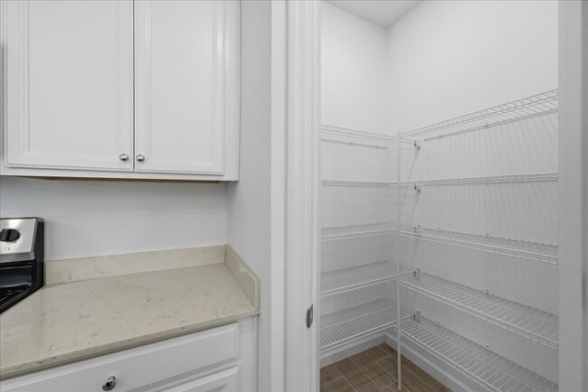 Building Photo - 100 Lake Sinclair St