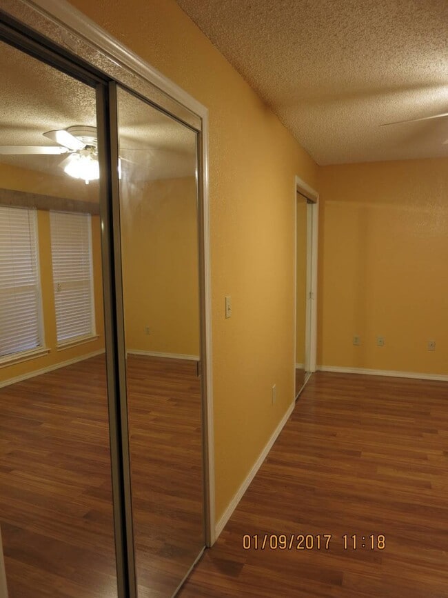 Building Photo - 6737 S Peoria Ave