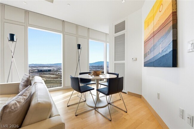 Building Photo - 3750 S Las Vegas Blvd