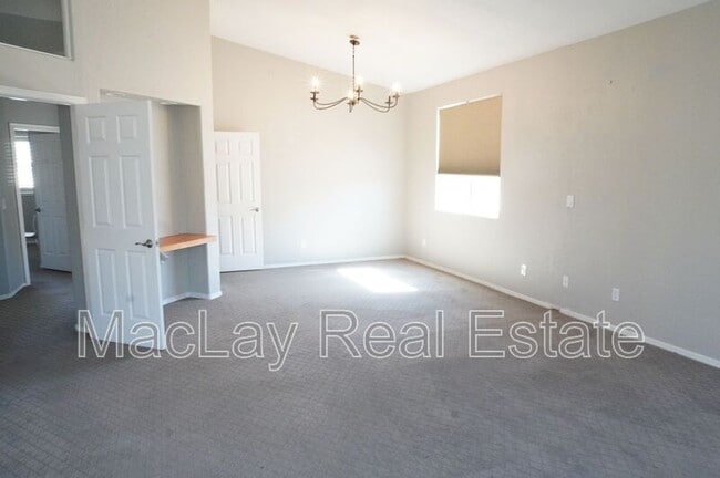 Building Photo - 15410 S 17th Ln