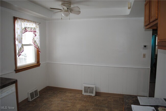 Building Photo - 24850 Zeman Ave