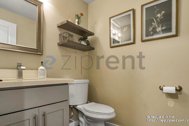 Building Photo - 905 224th Ave NE