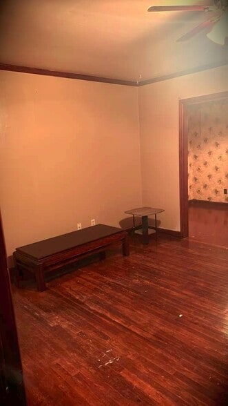 Building Photo - 2076 Midway St