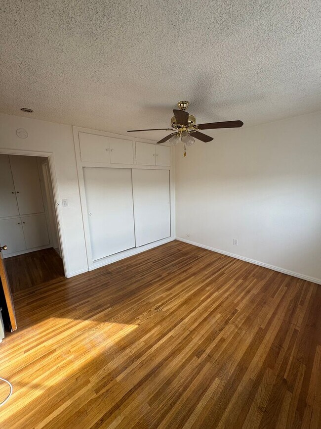 Building Photo - 624-624 W Riggin St