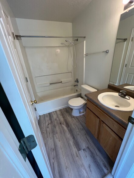 Building Photo - 452 Argyll Ct