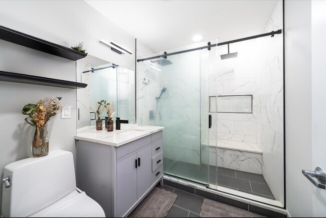 Building Photo - 689 Marin Blvd