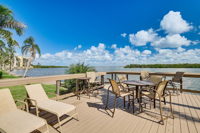 Building Photo - 4263 Bay Beach Ln