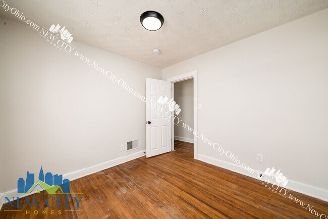 Building Photo - 30-32 Schultz Ave, Columbus, OH, 43222