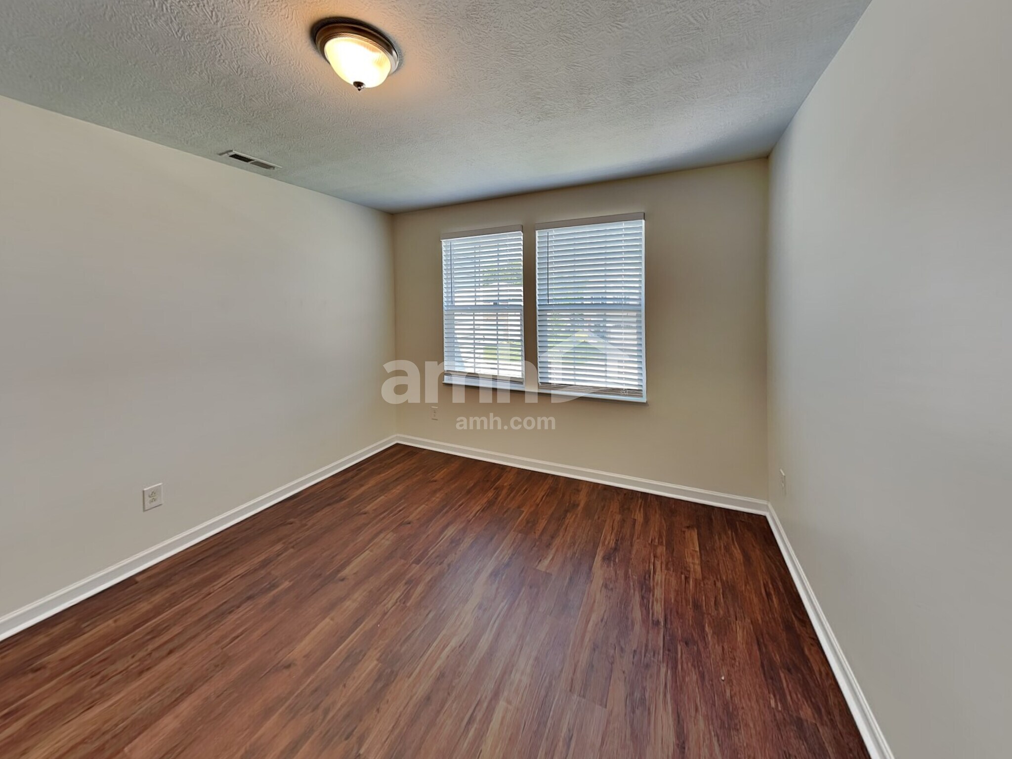 Building Photo - 524 Corbel Dr