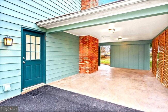 Building Photo - 7109 Davis Ct